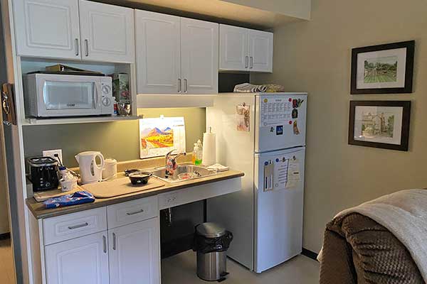 Ayre Manor Assisted Living: Suite Kitchenette